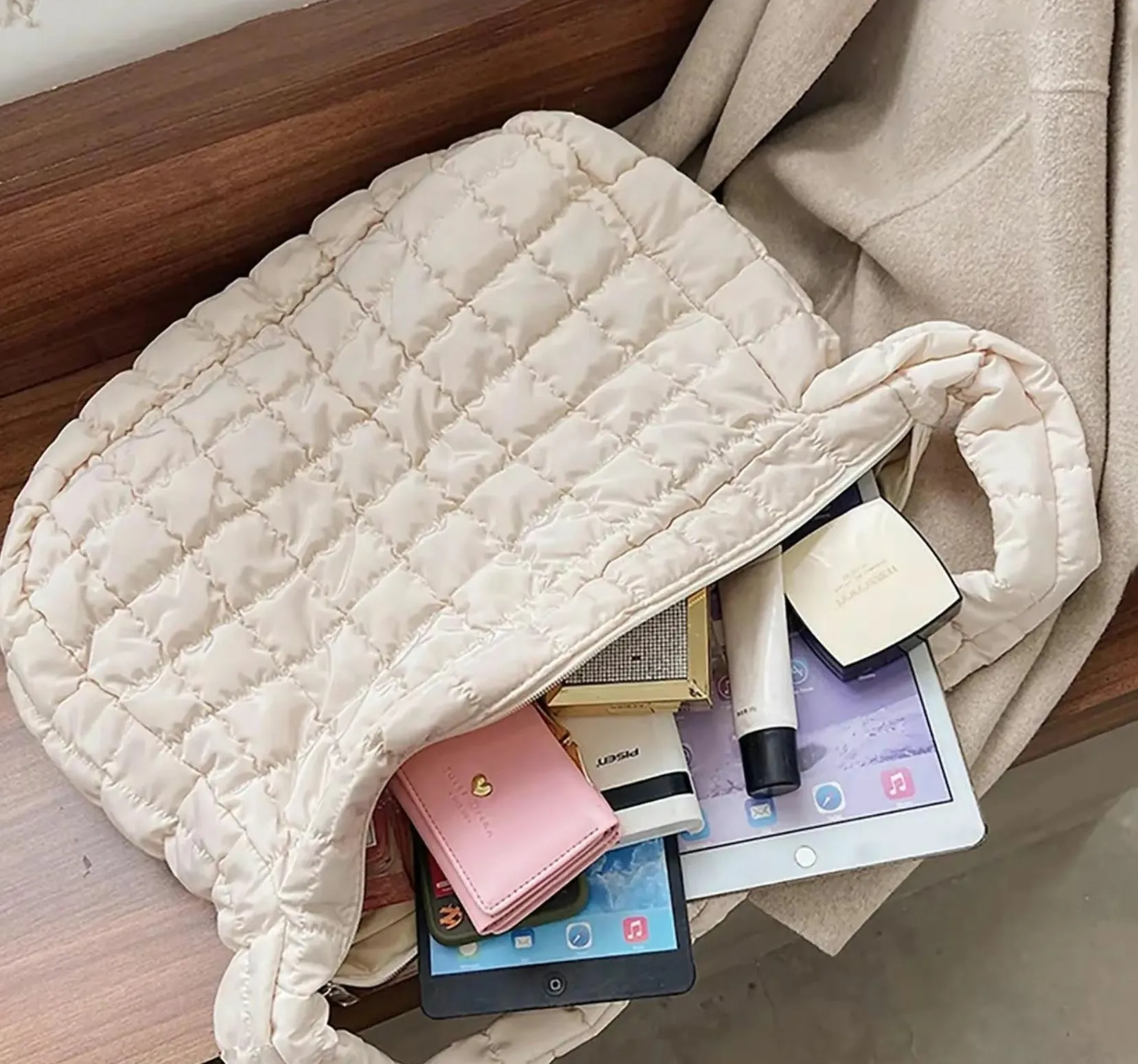 Quilted Puffer Shoulder Tote Bag - WHITE
